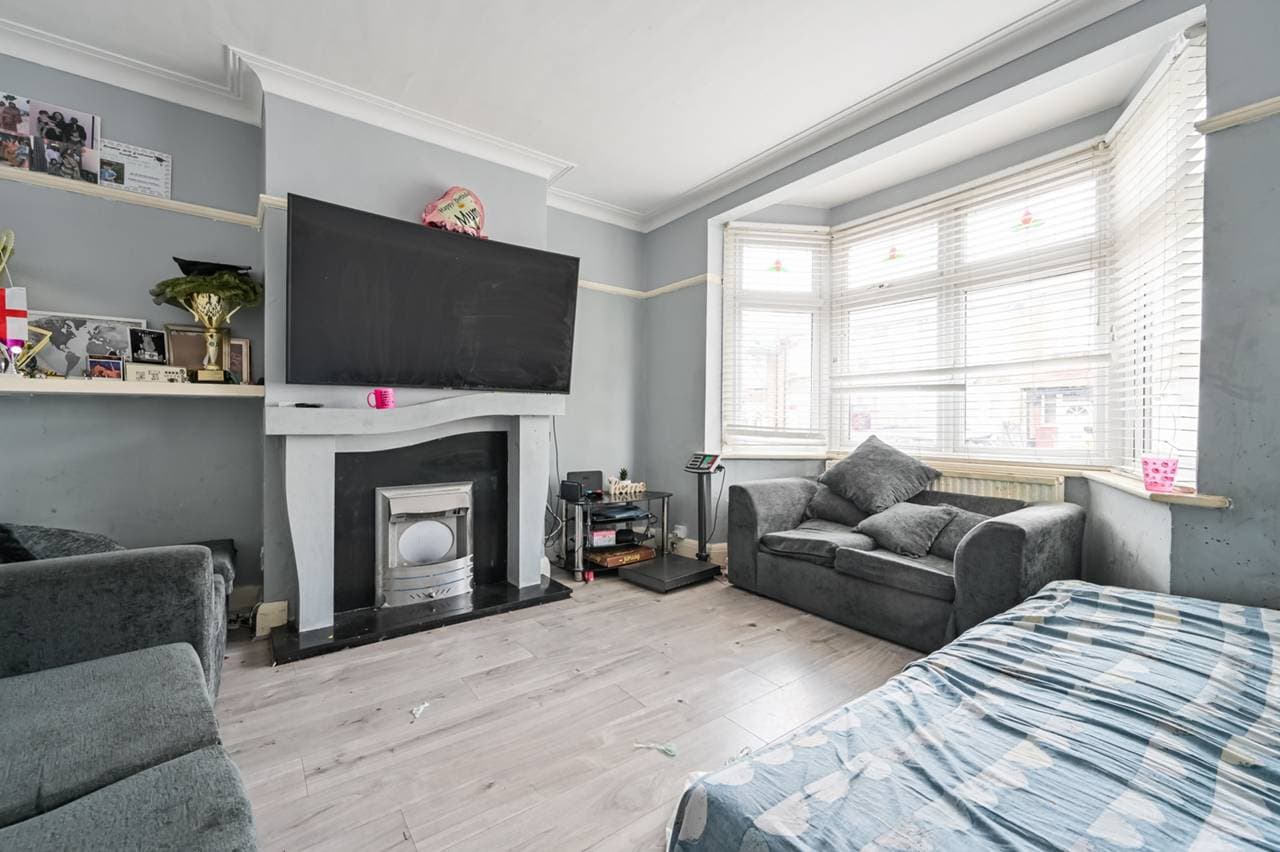Chesterfield Road, Leyton, E10