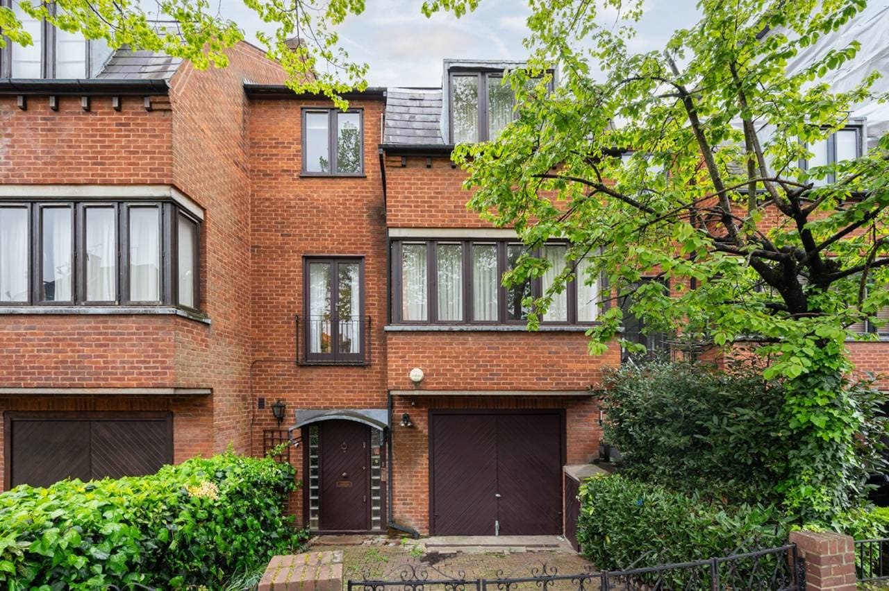 Abbotsbury Road, Holland Park, W14